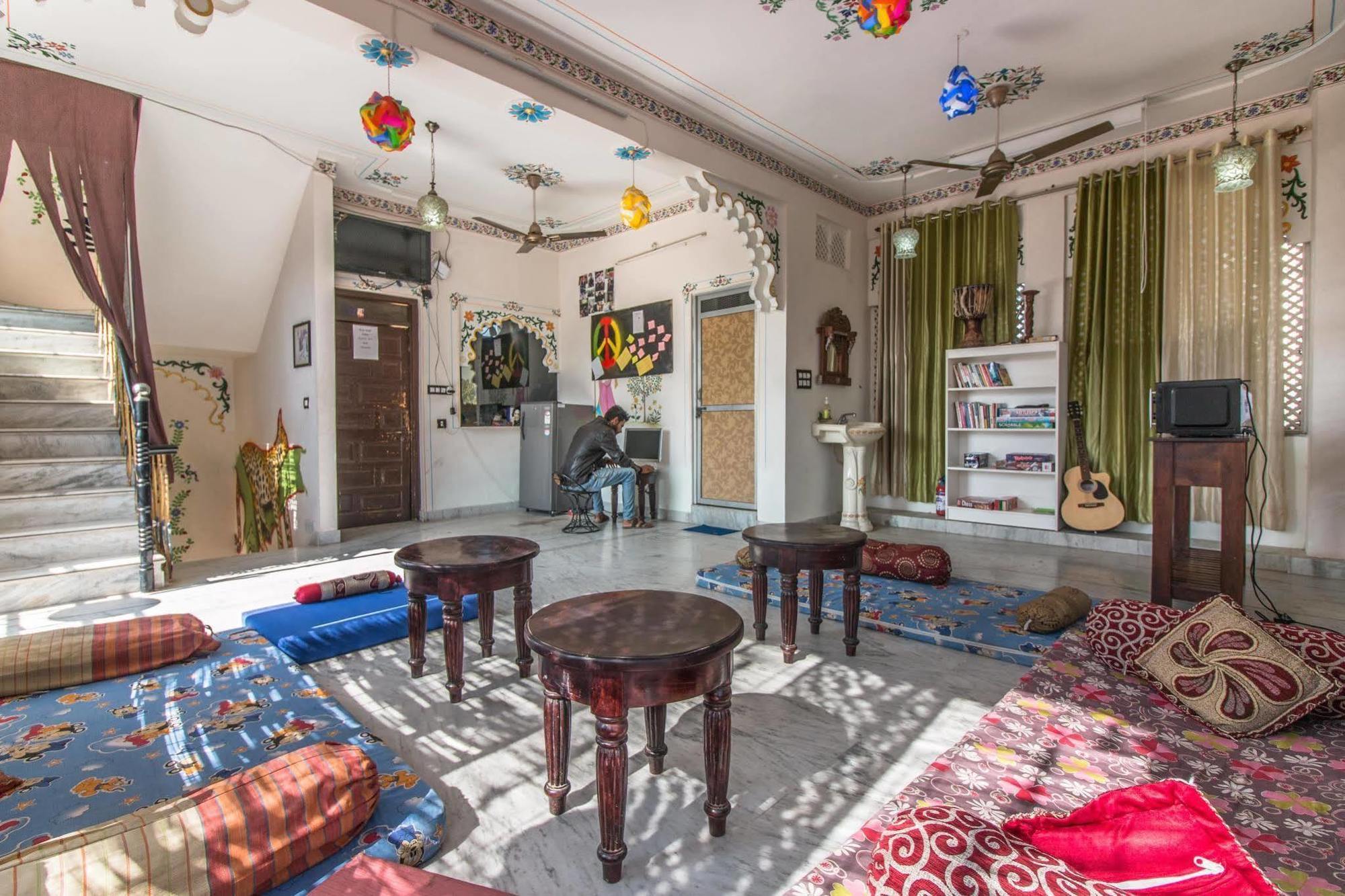 Backpacker Panda Lake Pichola أُودايبور المظهر الخارجي الصورة